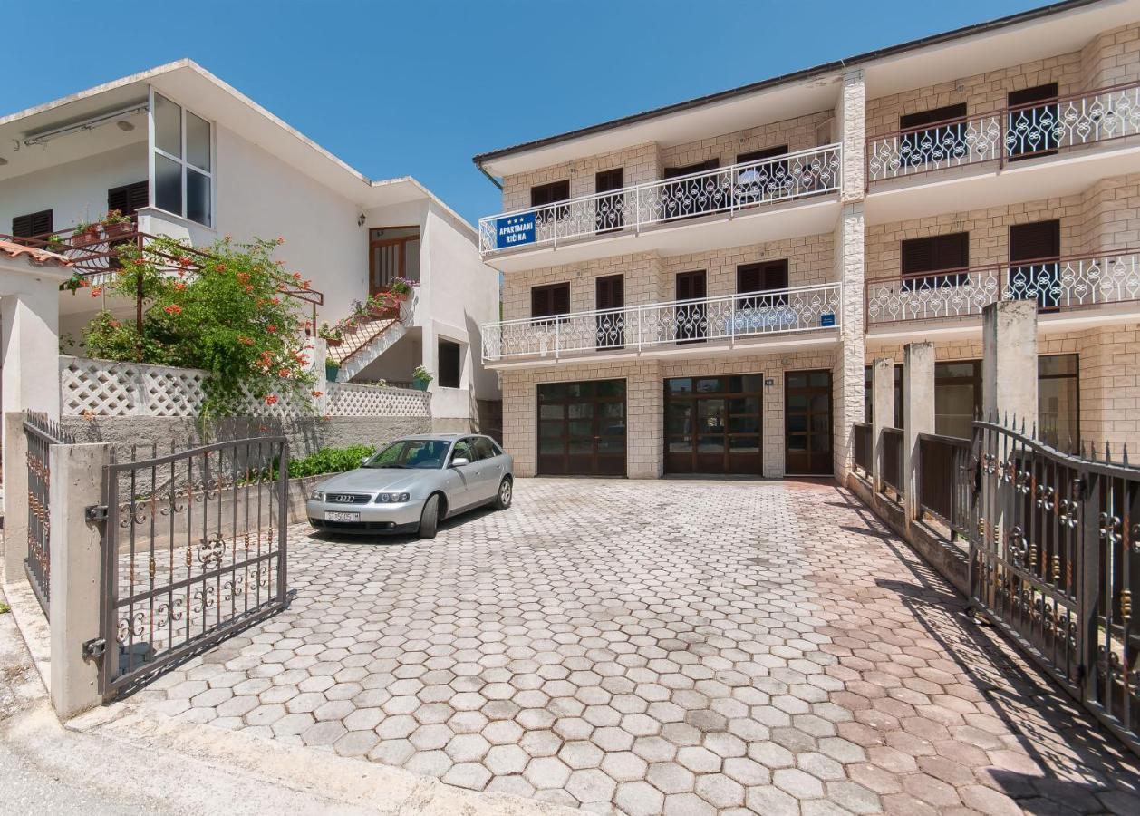 Apartments Ricina Dugi Rat Exterior foto